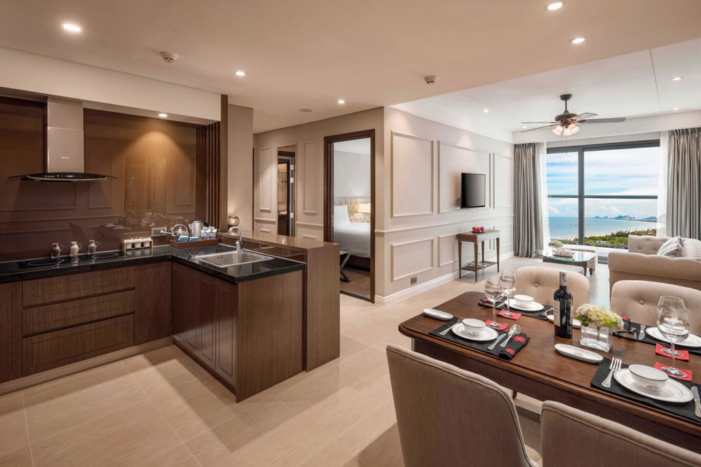 Four Point by Sheraton & Luxury Apartment