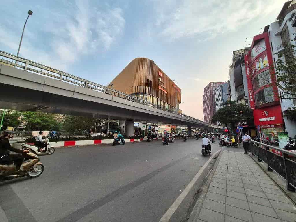 Bán nhà phố Phạm Ngọc Thạch dt 88m, 29 tỷ, 5 tầng vỉa hè, ô thang máy, Đống Đa