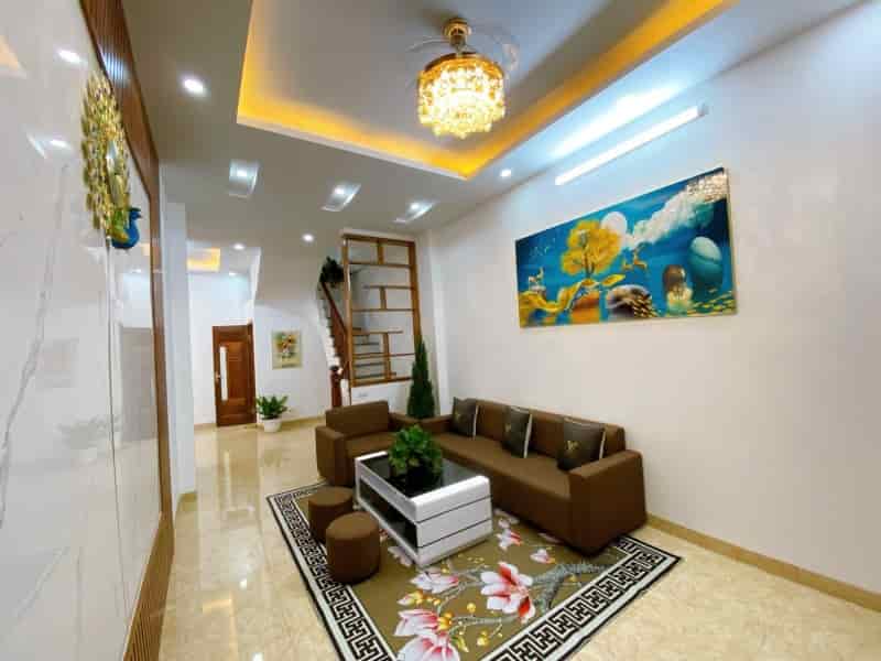 Nhà Thái Hà, 4 tầng, 2 thoáng, 32m2, 4 tầng, vuông đẹp trước sau như một