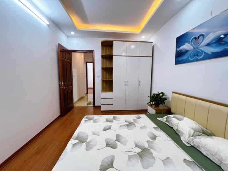 Nhà Thái Hà, 4 tầng, 2 thoáng, 32m2, 4 tầng, vuông đẹp trước sau như một