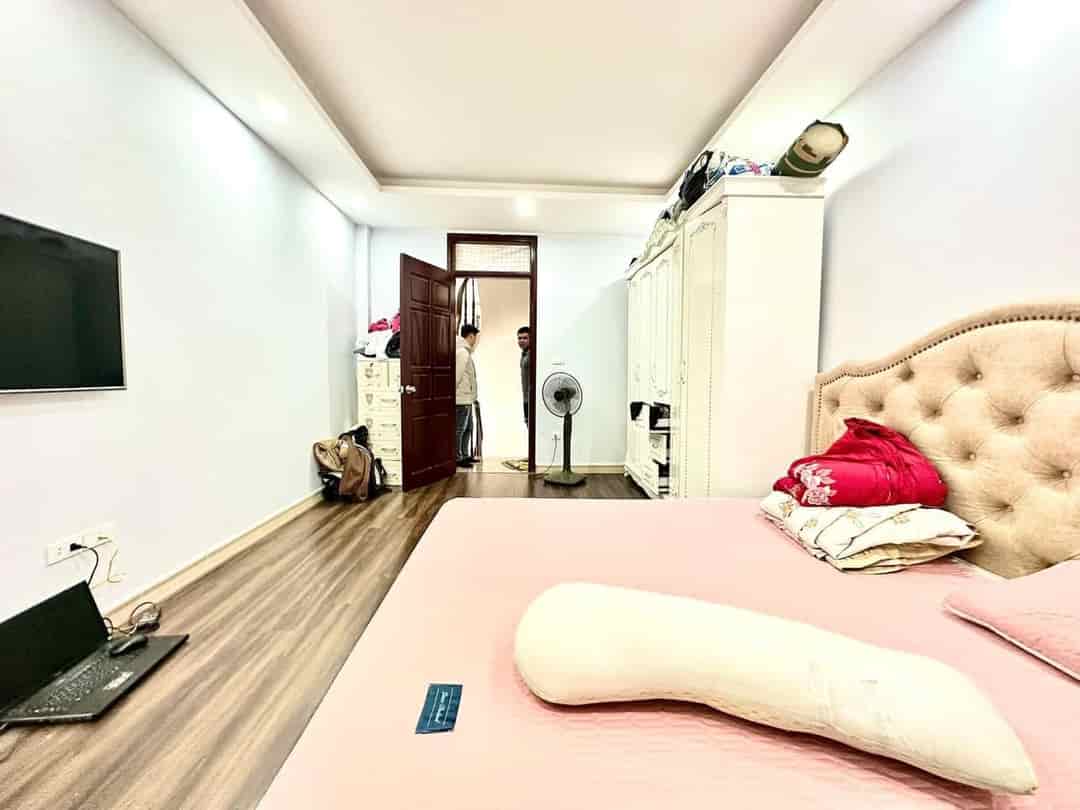 Bán nhà khu Cát Linh 50m2, 5 tầng, gần ô tô, 2 thoáng vĩnh viễn, 4.6 tỷ