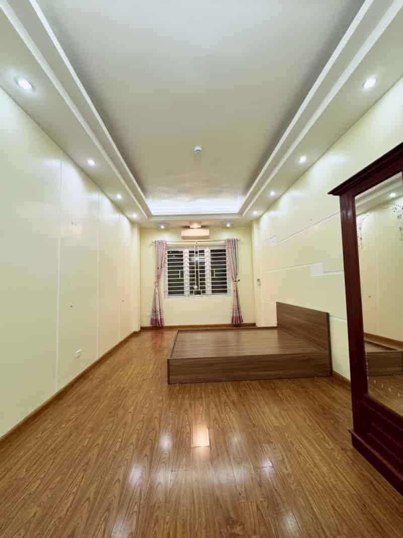 Thang máy nhà Thái Hà 40m2, 6 tầng, mt 5,2m, gần ô tô, 9,7 tỷ