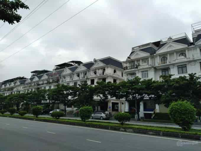 Bán biệt thự khu đô thị Thành Phố Giao Lưu  209m2, nhà 2 mặt đường giá 62,6tỷ