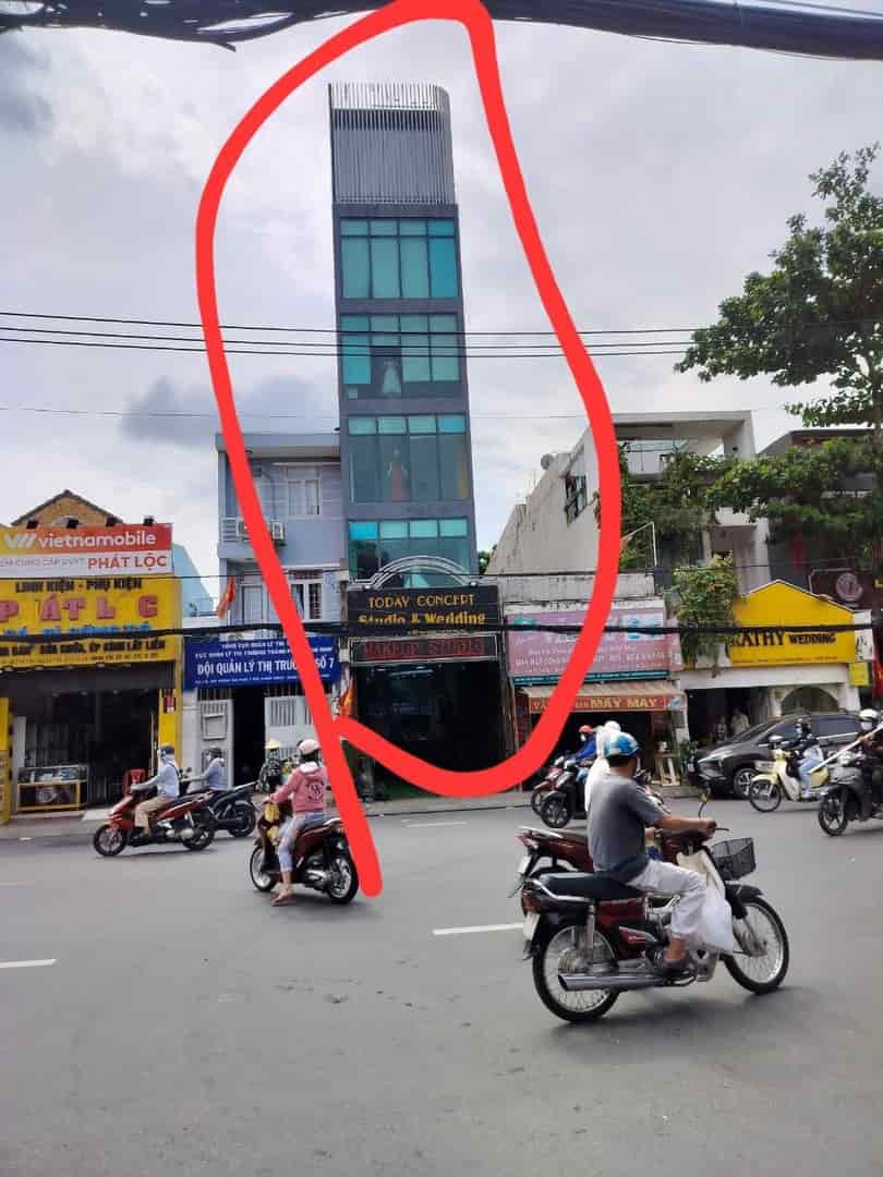 Tòa nhà mặt tiền Huỳnh Tấn Phát, quận 7, DT 4.1x40m, hầm trệt 6 lầu, có thang máy