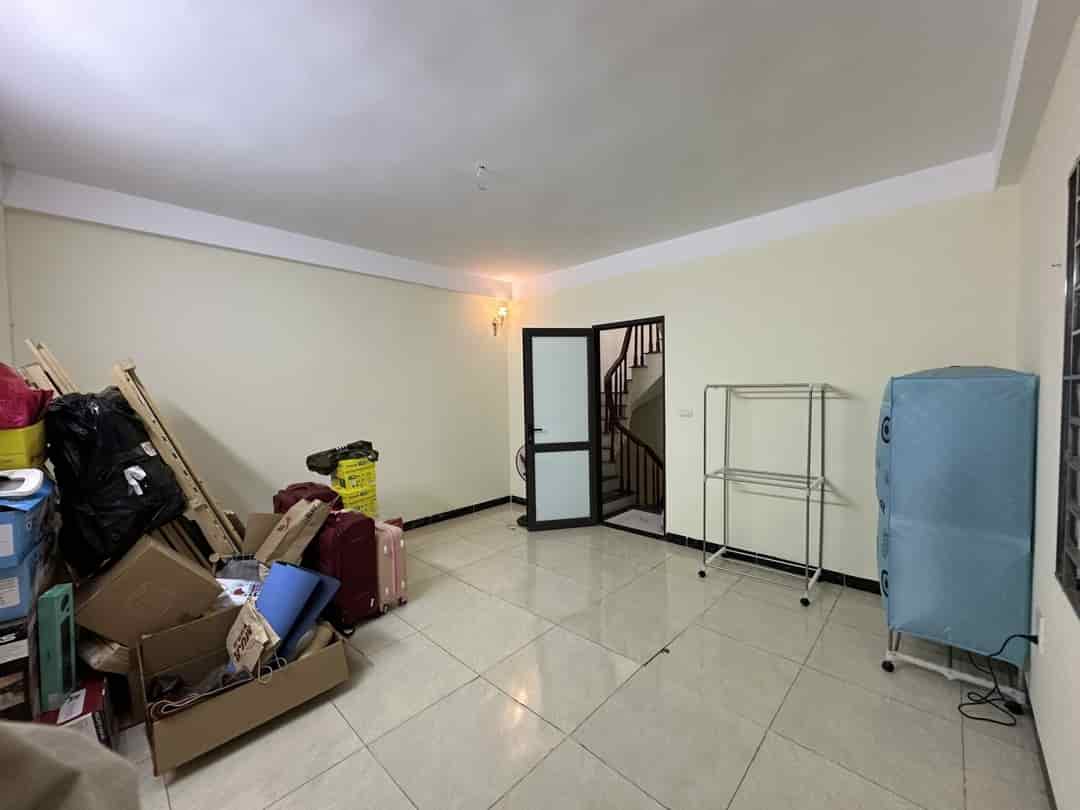 Bán nhà Hoàng Mai lô góc, full nội thất, gần ô to 40m2, giá 6.5 tỷ