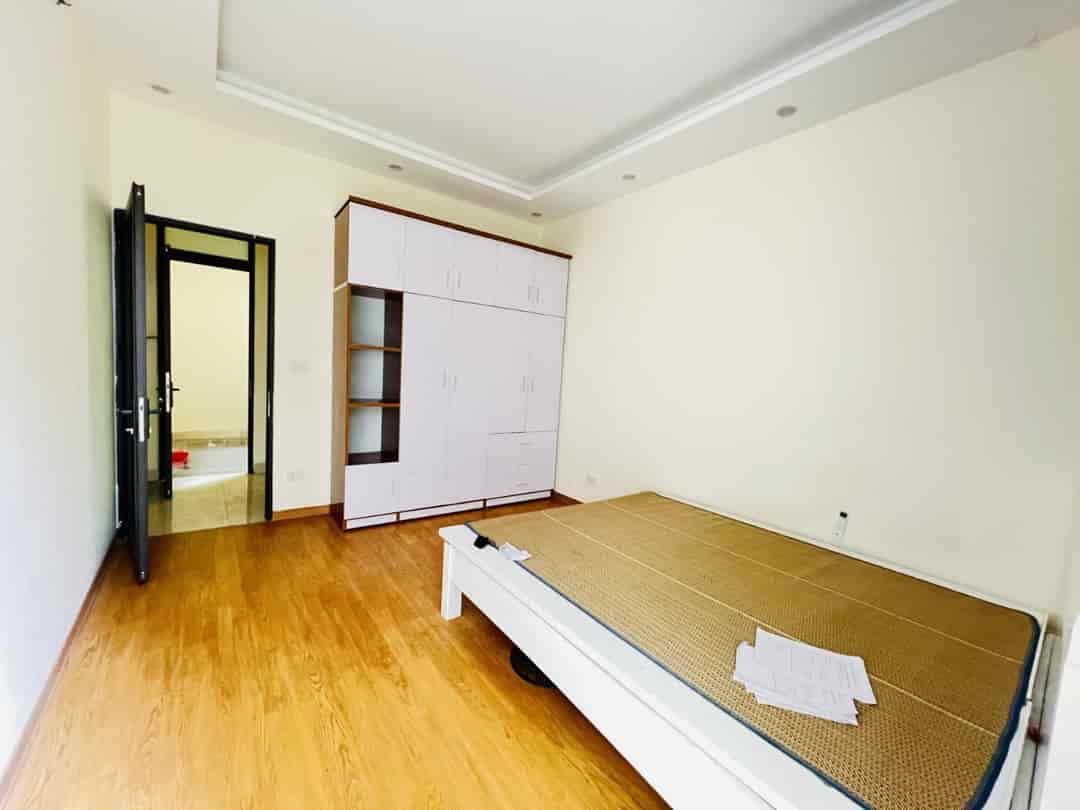 Bán nhà Minh Khai ô tô đỗ cổng, sát phố 45m2 giá 6 tỷ