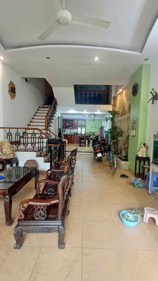 Ô tô gần, nhà đẹp ở ngay Hoàng Mai 36m2, 3pn, giá 4 tỷ