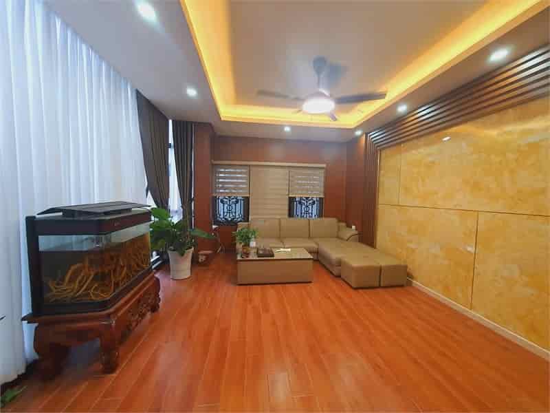 Bán nhà mặt phố Cát Linh, kinh doanh tốt, thửa đẹp DTSD 59m2, 5 tầng, MT4.2m, 30 tỷ