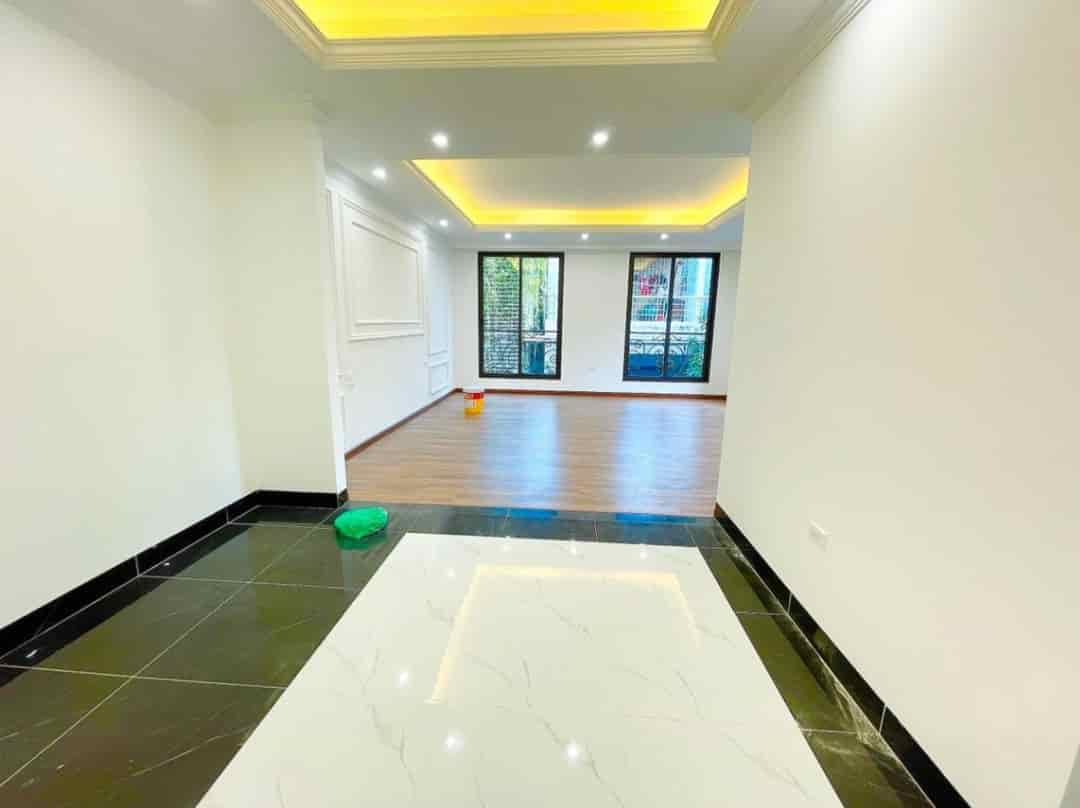 Bán nhà ngõ 35 Cát Linh, kinh doanh tốt, thửa đẹp DTSD 60m2, 6 tầng, MT 5m.