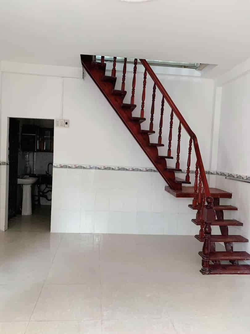 Siêu phẩm shr, hxh lô góc 2 mt Phạm Văn Bạch, 30m2, 2 tầng, 2 tỷ nhỉnh