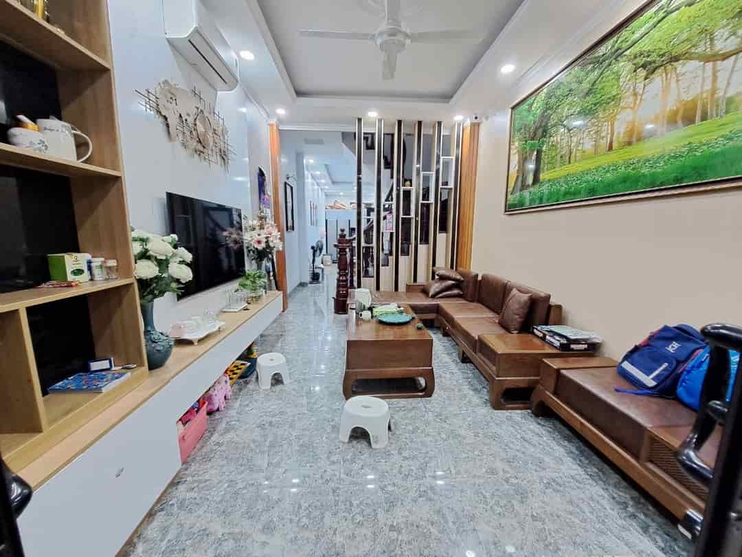 Thái Thịnh, nhà đẹp, ngõ thông kd, 60m2, 5T, 10.8 tỷ