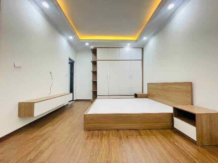 Đội Cấn, nhà mới, ngõ thông, kd, 7 tầng thang máy, 40m2, 7T, giá 7.75 tỷ