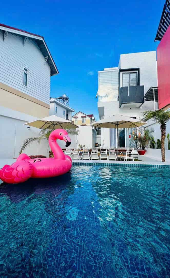 Bán villa Nam Hồ phường 11 Đà Lạt có hồ bơi