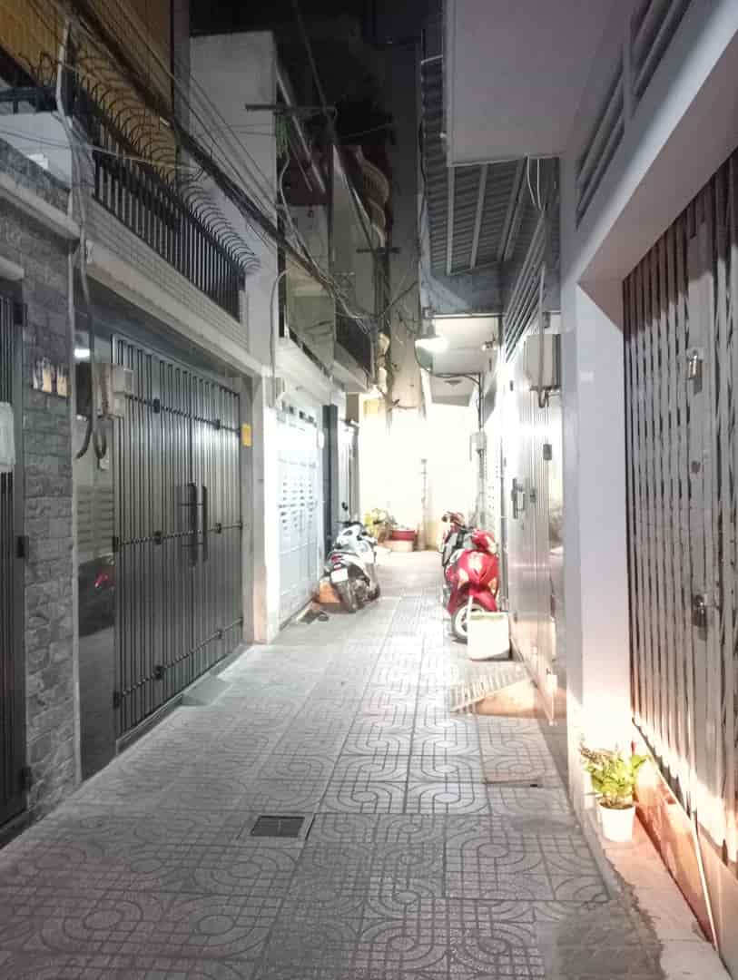 Tân Bình, khu vực hiếm nhà bán quận Tân Bình, gần 30m2, 3 tầng, sổ vông a4