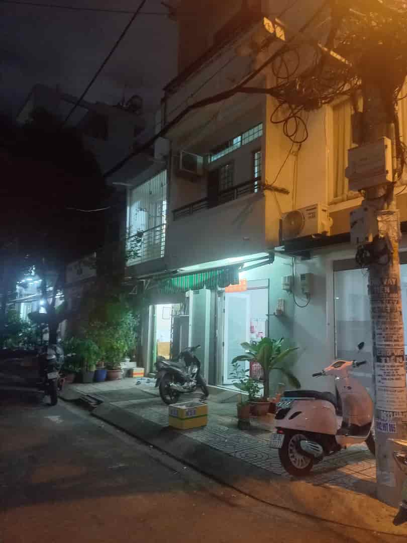 Tân Phú, nhà nhỏ hẻm 12m gần trụ sở Tân Phú, 3 tầng, chưa tới 3 tỷ