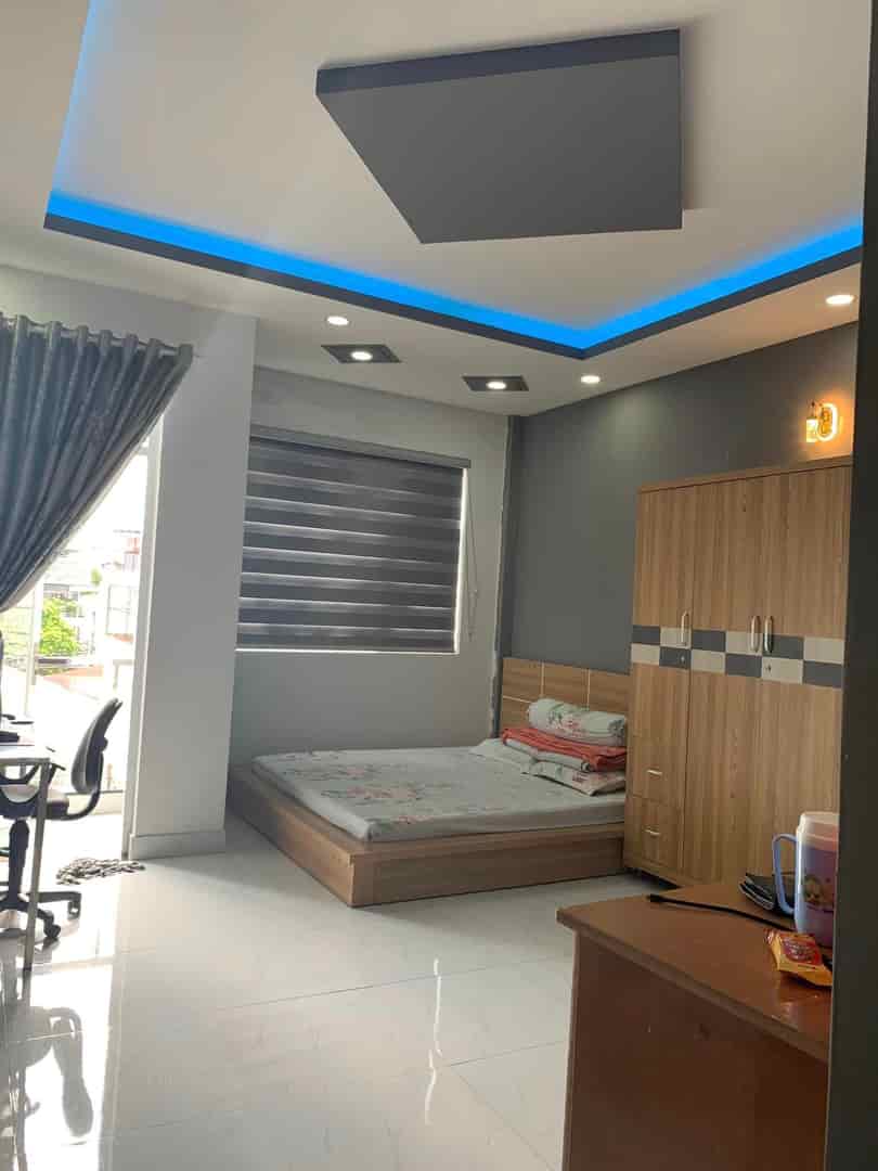 Hẻm ô tô, 40m2, 5 tầng, 3 phòng ngủ, 5.7 tỷ, hoàn công đầy đủ