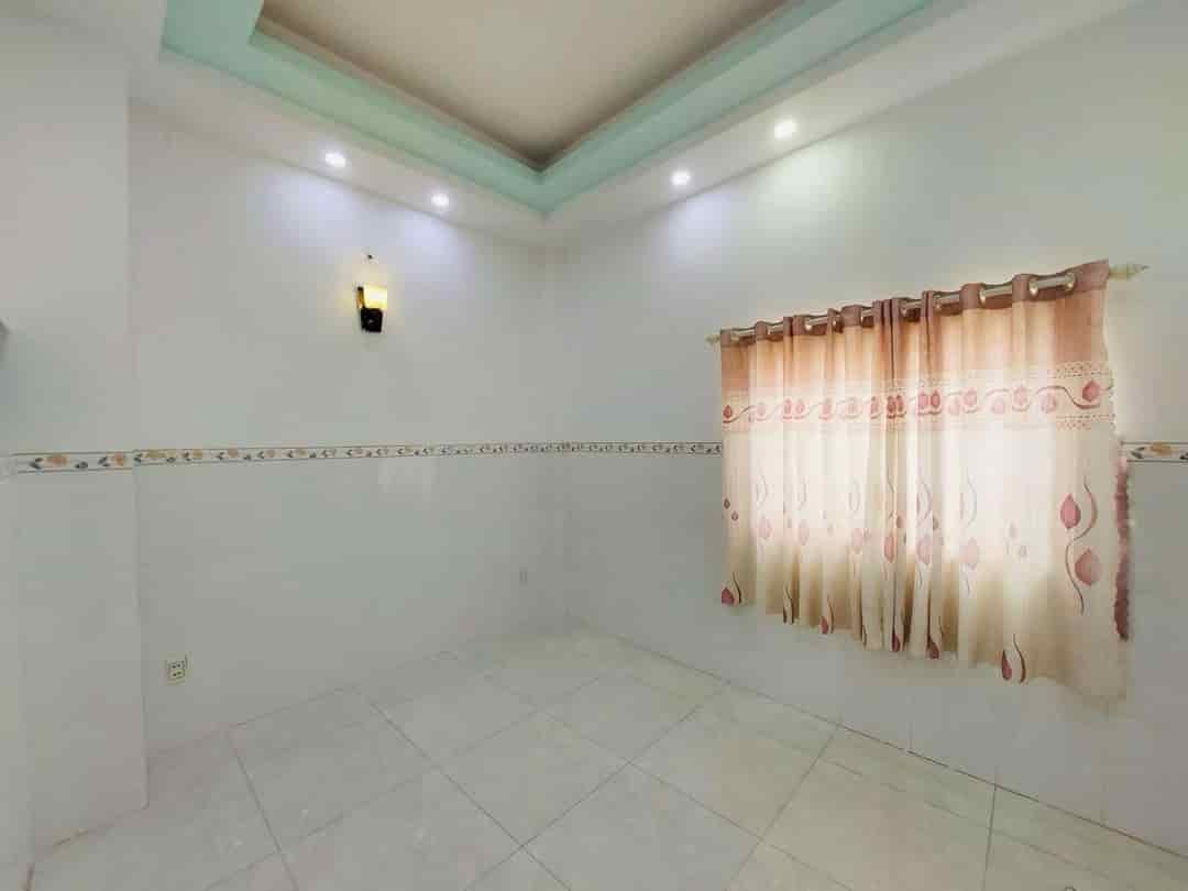 56m2, hẻm xe hơi đỗ cửa, sổ hoàn công, nhỉnh 5 tỷ, 3 tầng