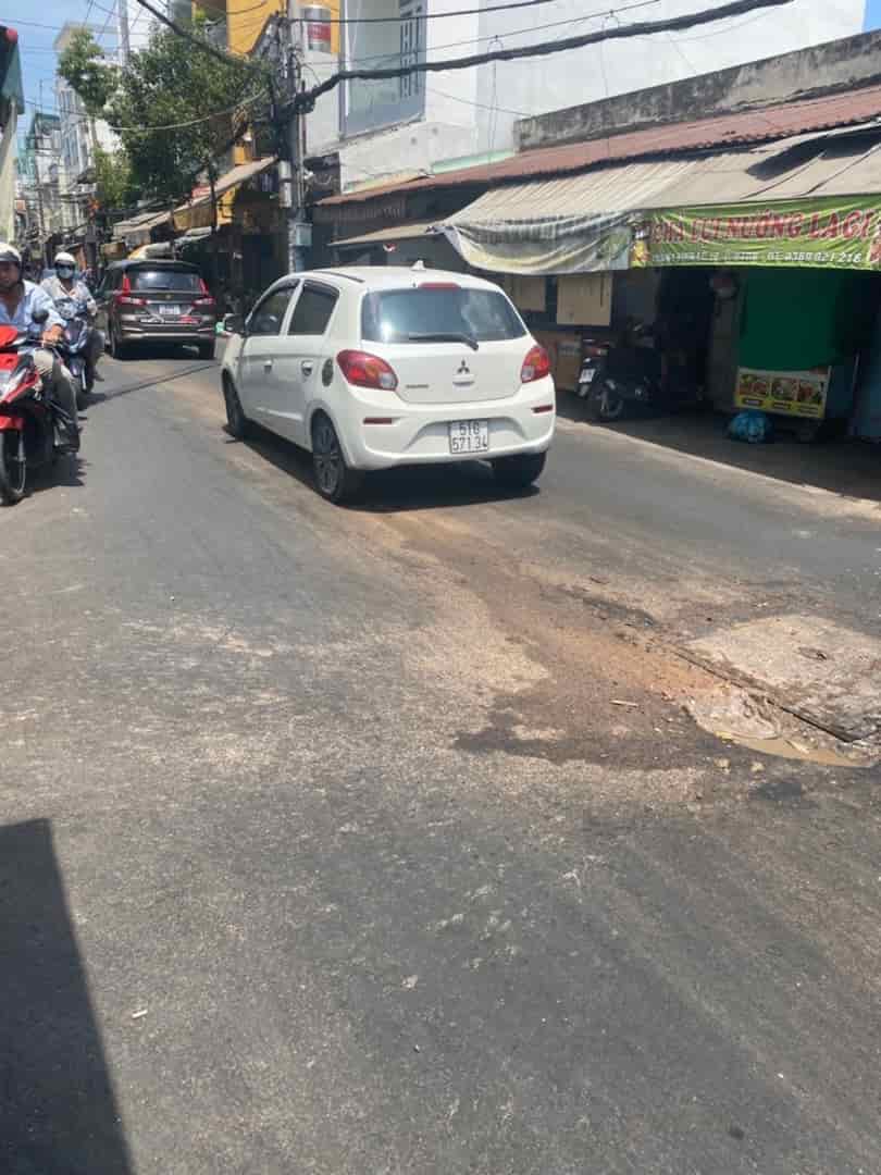 Hẻm to như mặt tiền, lô góc, tương lai là mặt tiền đường 19, ngay khu Tên Lửa, diện tích 69m2