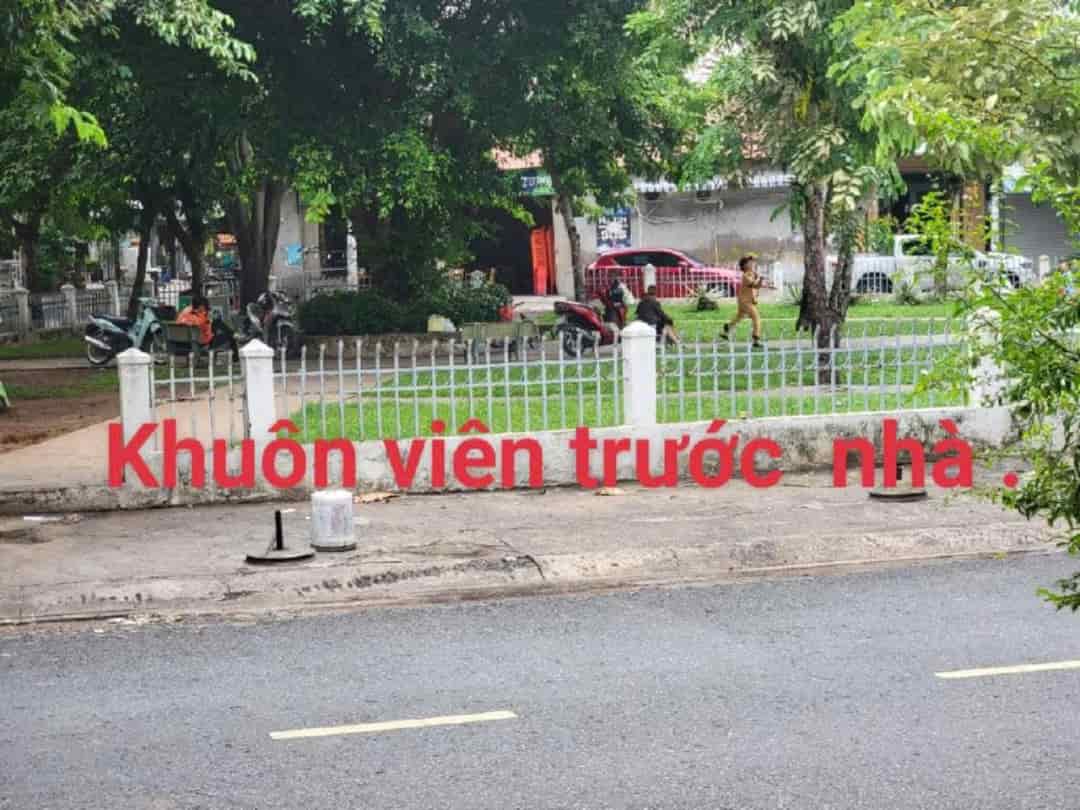 Bán nhà mt hẻm nhựa bà hom rộng 8m thông