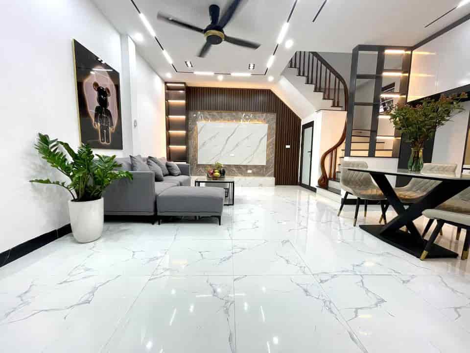 Bán nhà phố Minh Khai, 31m2, 5 tầng, kinh doanh, 4.85 tỷ