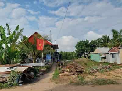 Cần bán miếng  đất tại xã Vĩnh Lộc, huyện An Phú, tỉnh An Giang, gần UBND xã Vĩnh Lộc (cách 1km), bên bờ kia sông Của