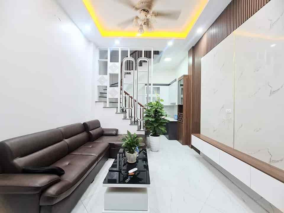 Bán nhà Ngô Gia Tự thông sang Hoa Lâm, Long Biên 42m2, 5T, giá 4,08 tỷ