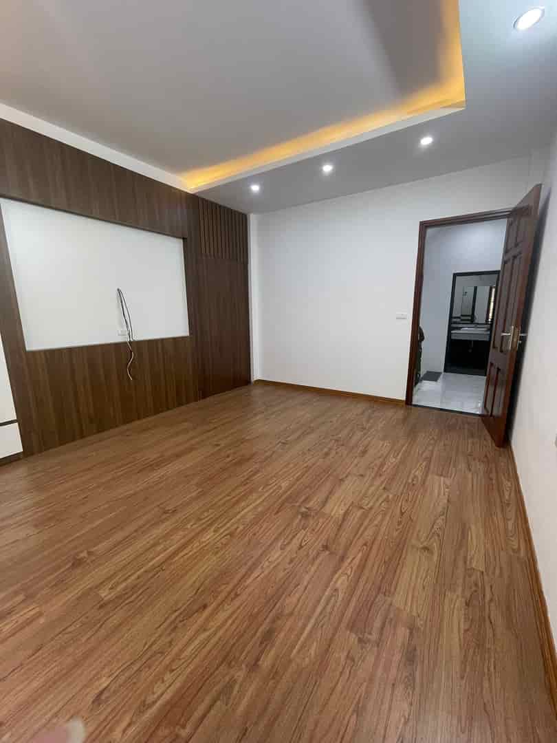 Chuyển việc bán nhà ngõ 48 Ngô Gia Tự, Long Biên 38m2, 5T giá 3,15 tỷ