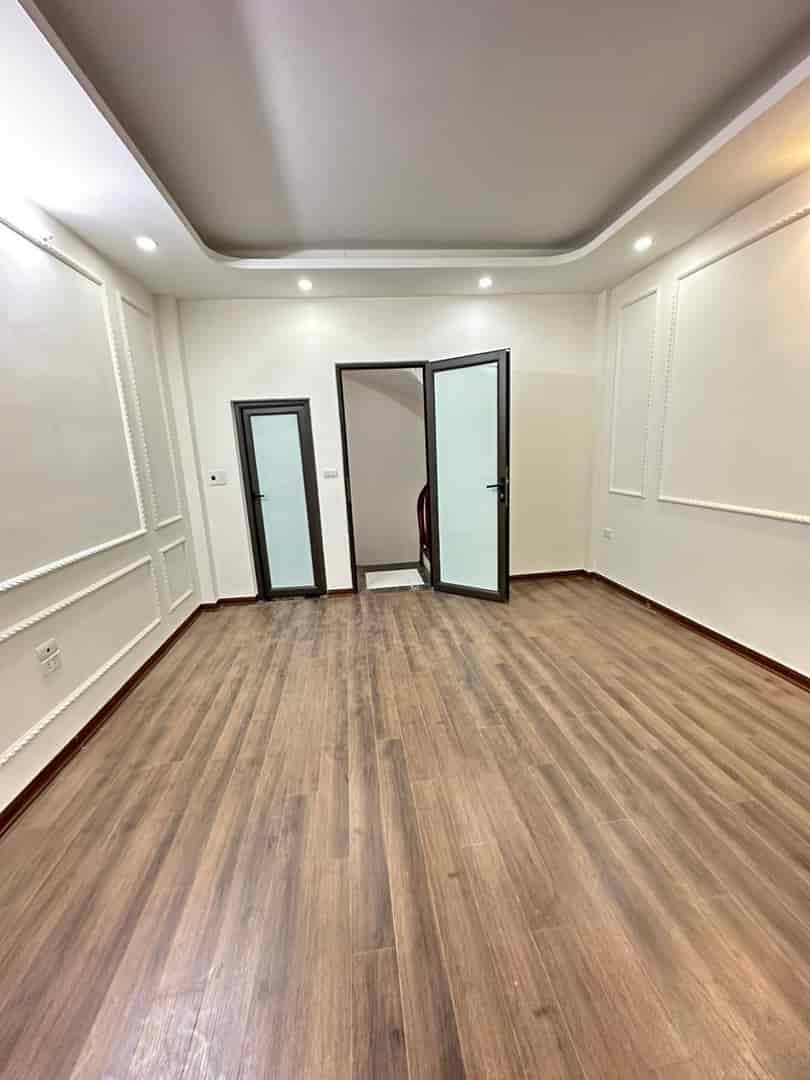 Bán nhà Ngô Gia Tự, Phường Đức Giang, Long Biên 35m2, 5T giá 2,9 tỷ