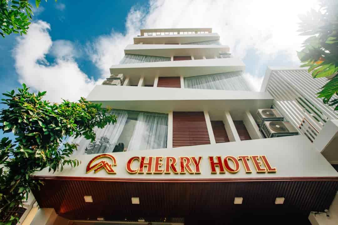 Bán khách sạn TP Huế, phố Võ Thị Sáu, 195m2, 6 tầng, thang máy, có 30 phòng cho thuê miễn TG