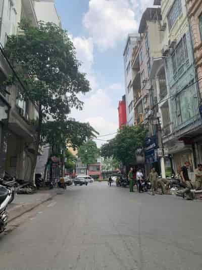 Bán nhà phố vip, mặt phố Đỗ Quang, trung tâm Cầu Giấy, 2 mặt thoáng trước sau, kinh doanh sầm uất