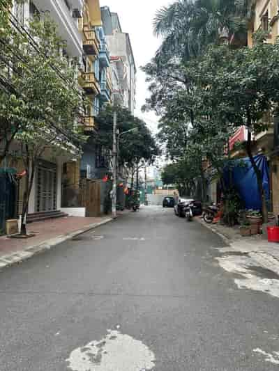Bán nhà ngõ 6 phố Trần Quốc Hoàn, phân lô ô tô tránh kinh doanh gần phố duy nhất 1 căn