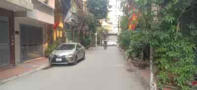 Bán nhà ngõ 78 phố Duy Tân, vị trí đắc địa, hiếm nhà bán, ô tô tránh kinh doanh ngày đêm