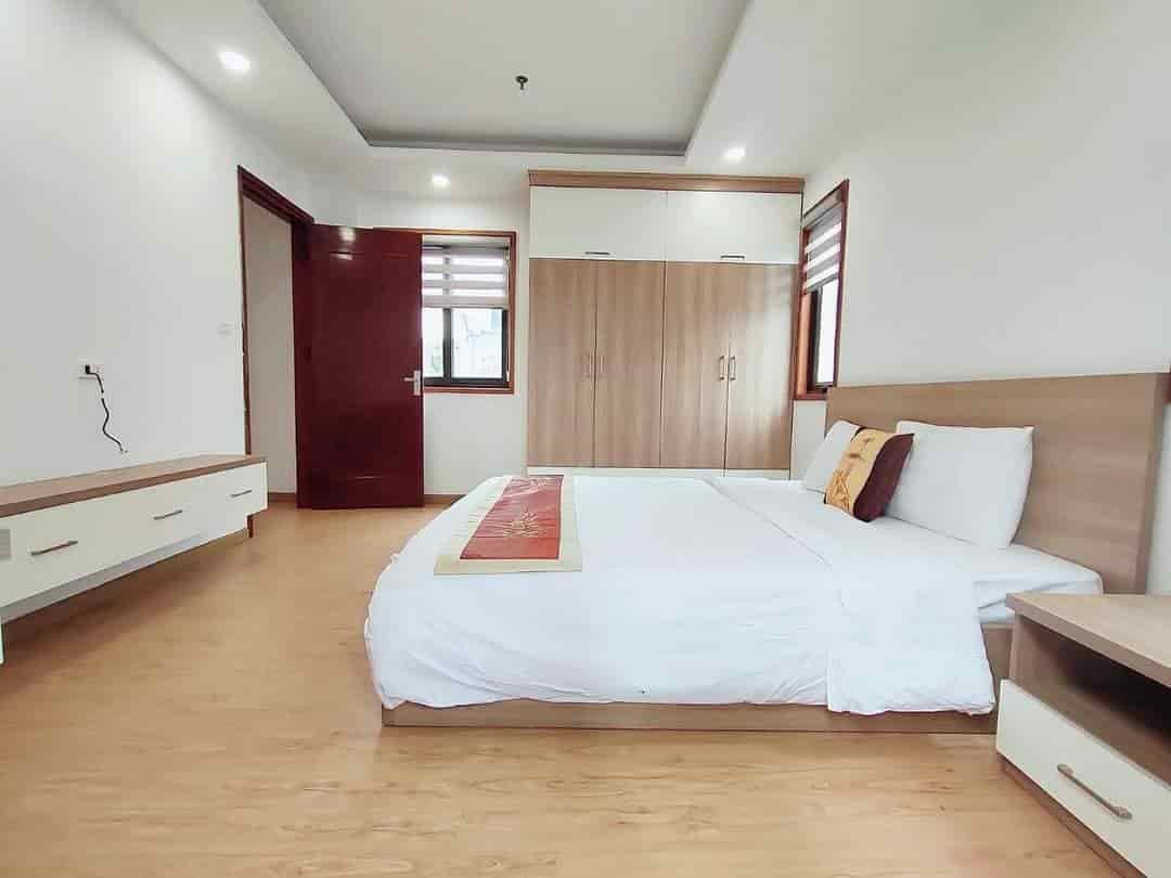 Tòa Apartment ngõ 381 Nguyễn Khang, vị trí vip, ô tô tránh kinh doanh dòng tiền 250 triệu/tháng