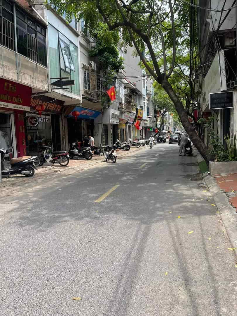 Bán nhà mặt phố Mai Dịch, vị trí vip kinh doanh sầm uất, dt 72m2, giá nhỉnh 2x tỷ