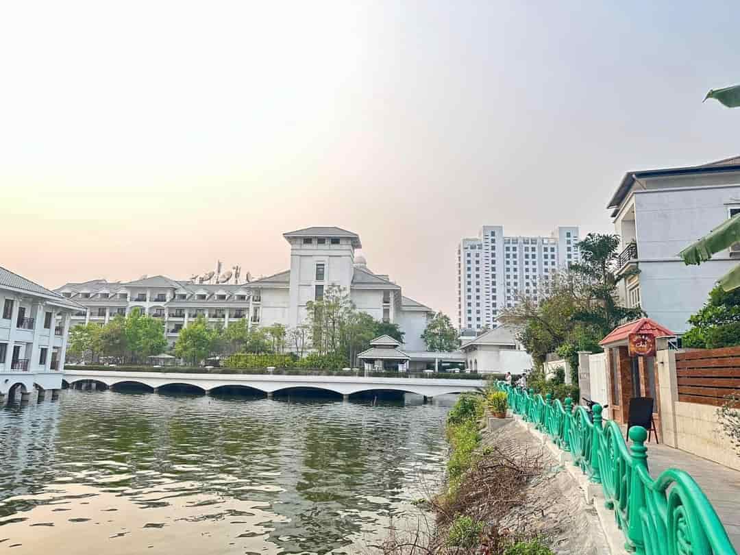 Bán nhà ngõ 5 phố từ hoa, view hồ kinh doanh, dt 306m2 giá chào 12x tỷ