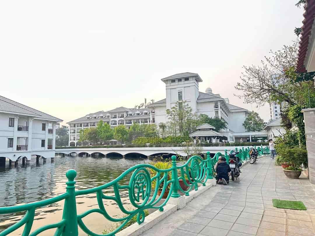 Bán nhà ngõ 5 phố từ hoa, view hồ kinh doanh, dt 306m2 giá chào 12x tỷ