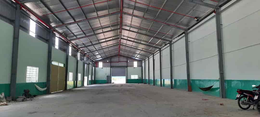 Nhà xưởng dt 7900m2 mt ĐT 830, xã Lương Hòa, Bến Lức, Long An giá 58 tỷ