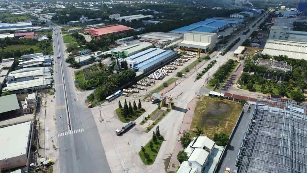 9800m2 đất mặt tiền tỉnh lộ 824 xã Lương Bình, huyện Bến Lức giá 43 tỷ