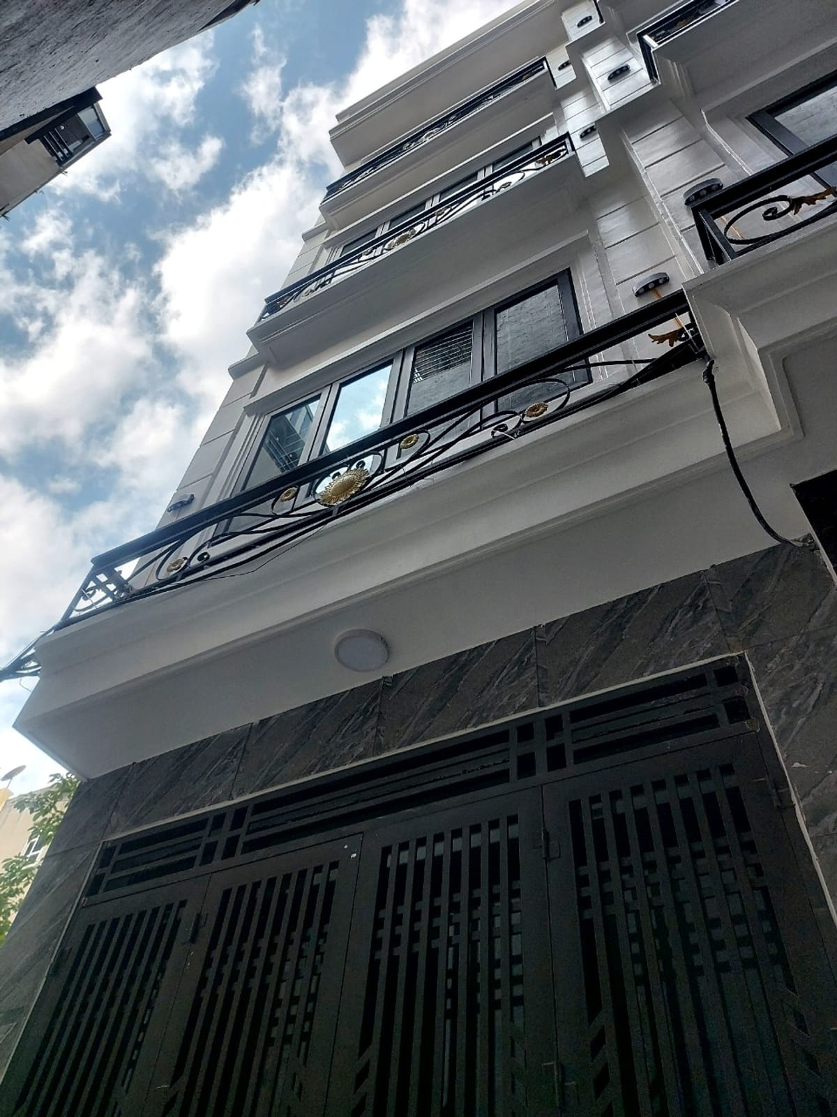 Rẻ, bán nhà Tam Trinh, Hoàng Mai, DT  30m2, 5 tầng, giá hơn 3 tyrm rẻ hơn 15% thị trường, bán trong tuần