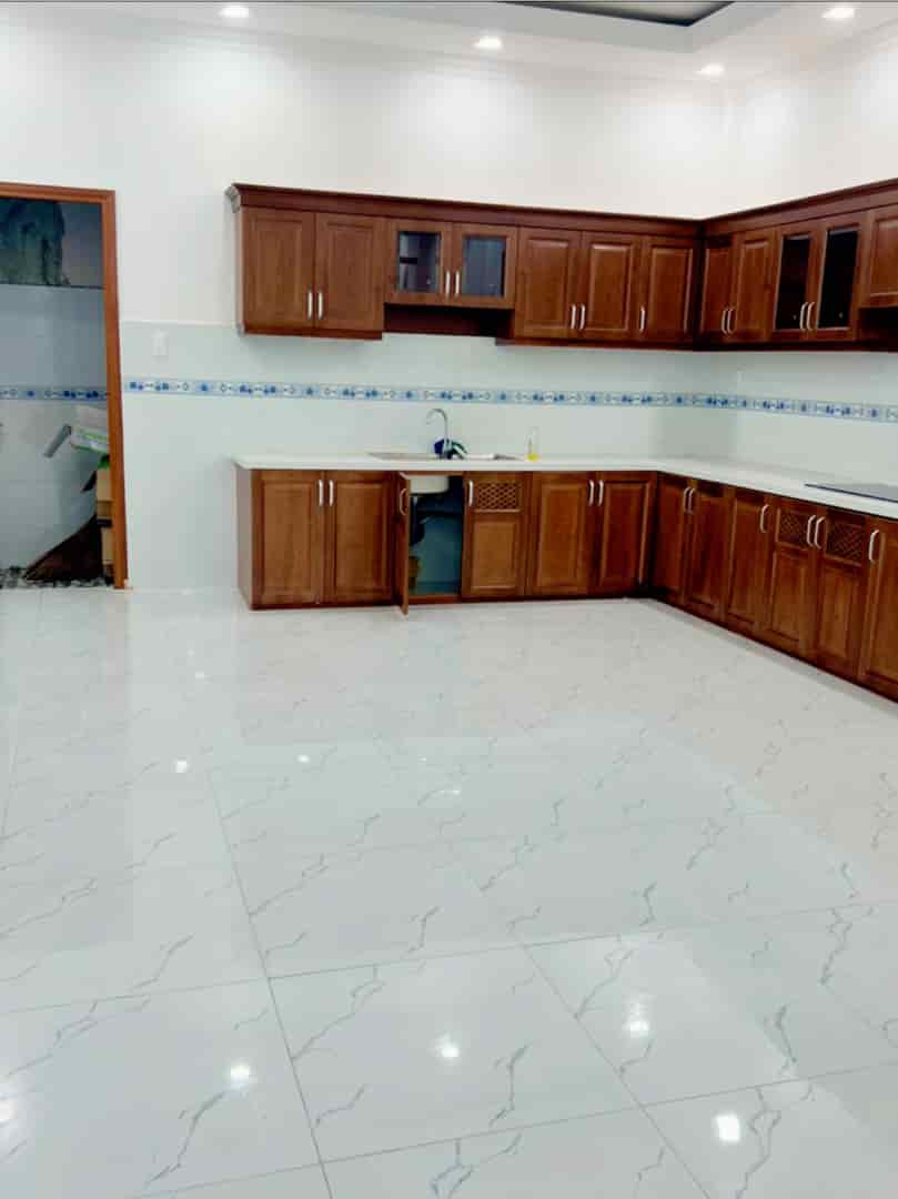 Ngay chợ Gò Xoài, 90m2, ngang 5m, hẻm 5m thông, 2 tầng mới đẹp vào ở liền, giá chỉ nhích 6 tỷ