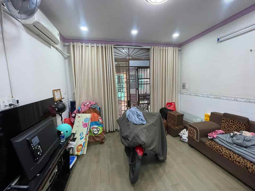 Lê Văn Quới, ngay chợ, hẻm 5m, 40m2, 2 tầng, 2pn, giá chỉ 3.4 tỷ TL