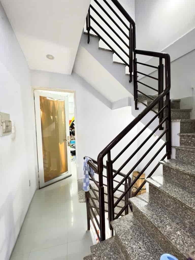 Ngay liên khu 8 9, 3 tầng, 3pn, 48m2, giá 4.75 tỷ