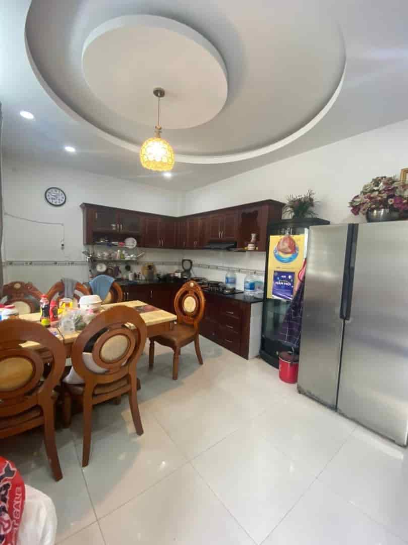 Mặt tiền kinh doanh, ngay chợ Gò Xoài, 4 tầng, 5pn, 80m2, giá 11.5 tỷ