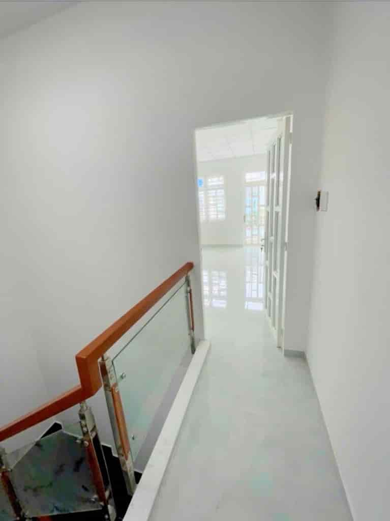 Ngay Hoà Bình, Phan Anh, 3 tầng 3pn, hẻm xe hơi, 40m2, shr giá 4.55 tỷ