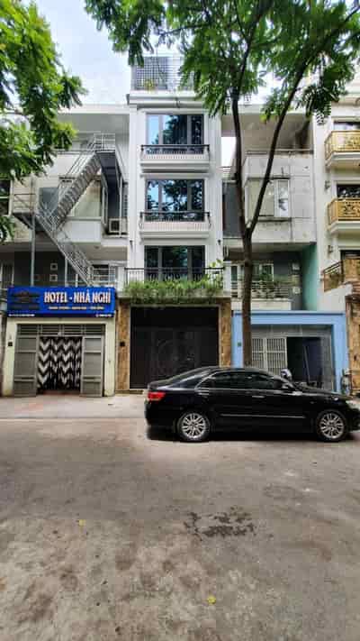 Bán nhà  KDT Văn Phú, Hà Đông 90mx4 tầng, thang máy, 4PN, 3 ô tô tránh, 2 thoáng.