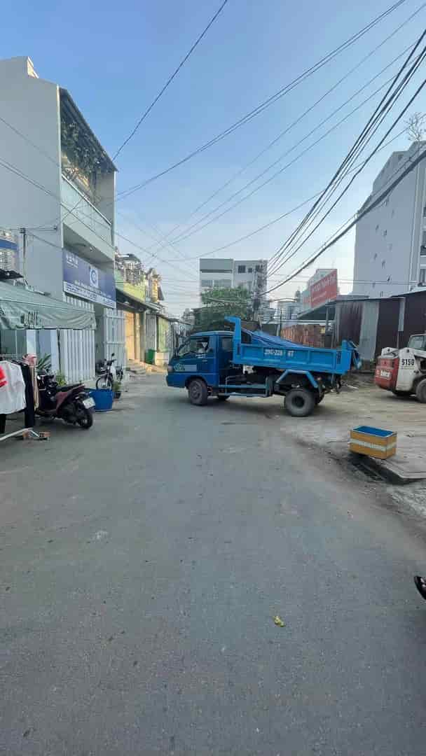 Nhà hẻm xe tải, Huỳnh Tấn Phát, ô tô ngủ trong nhà chỉ 8 tỷ 6, phường Phú Thuận quận 7