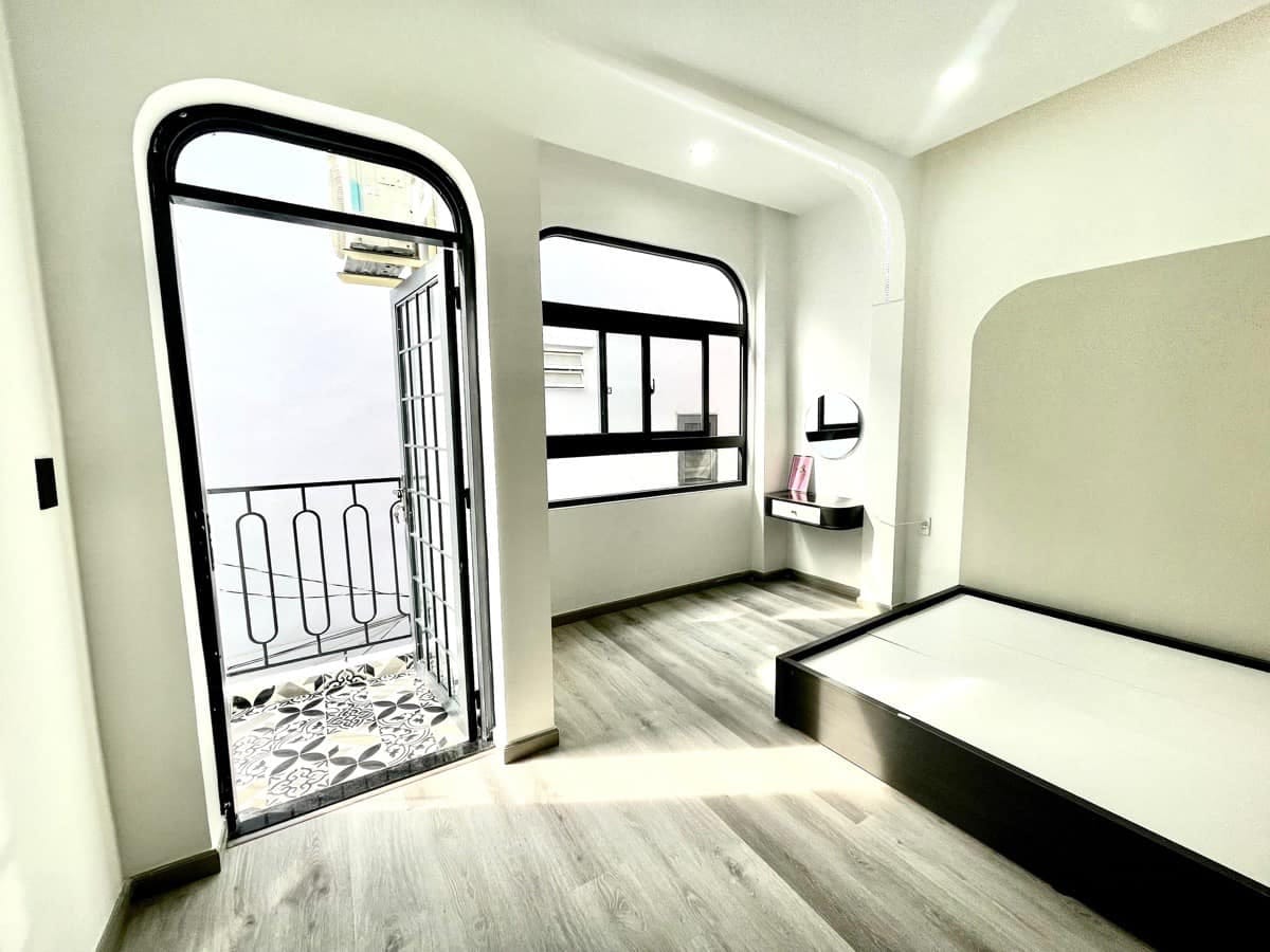 Bán nhà đẹp đường Nguyễn Quý Anh, hệ thống Smart Home, 45m2, 3 phòng ngủ, tặng nội thất