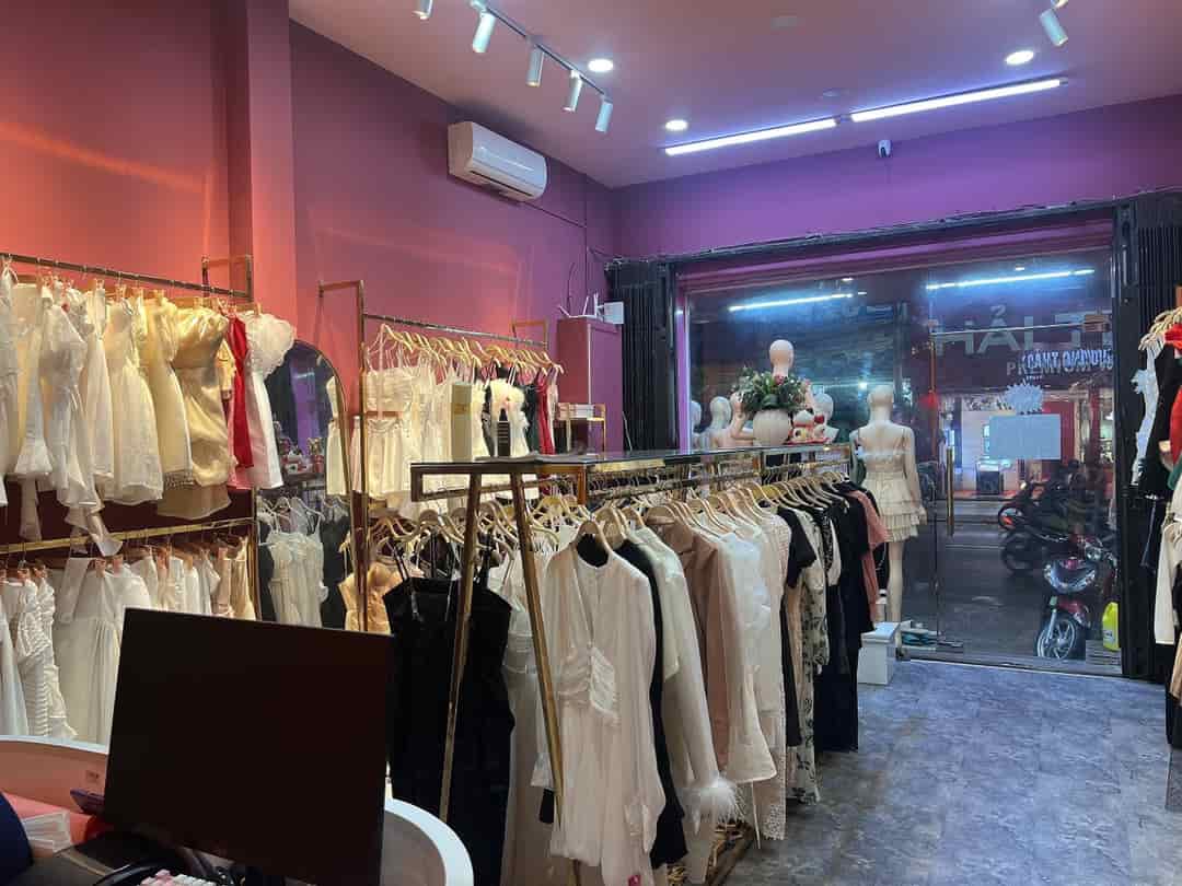 Cần sang nhượng lại shop quần áo địa chỉ đường Nguyễn Anh Thủ, quận 12, HCM