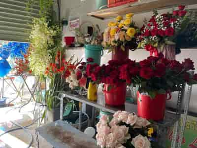 Cần sang nhượng lại mặt bằng bán hoa tươi vị trí con đường lớn xe cộ đông phường Thạnh Lộc quận 12.