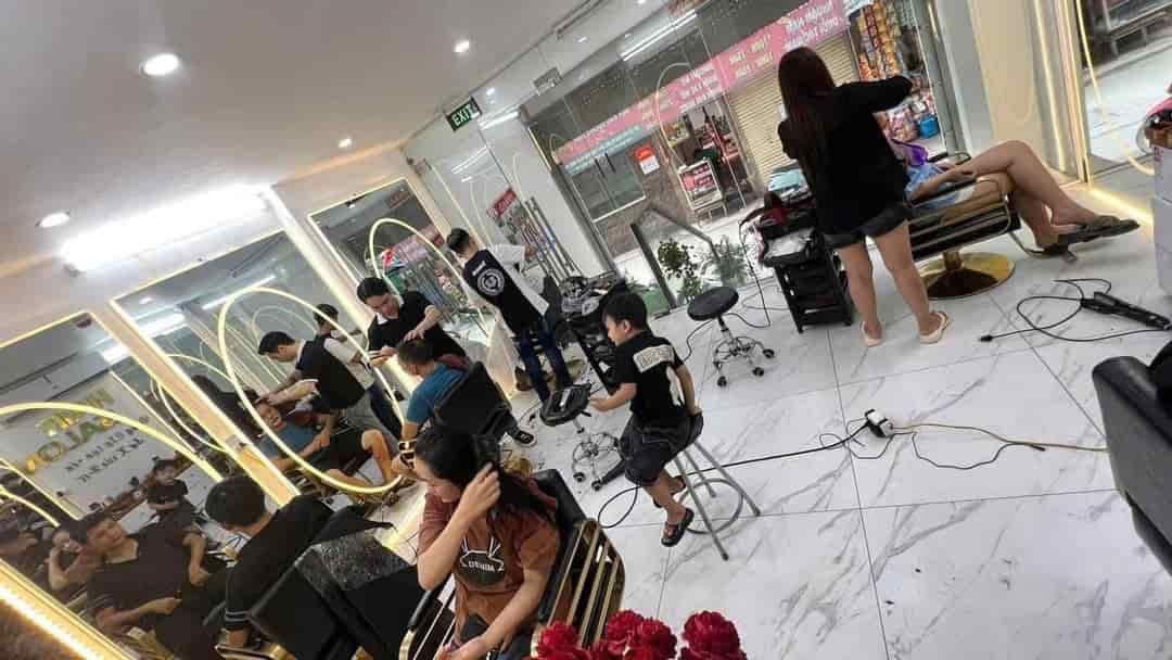 Chính chủ cần sang nhượng salon tóc tại Hà Nội địa chỉ ngõ 8 tổ 2 số nhà 84 Phú Đô